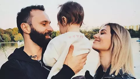 Primele imagini cu chipul fiicei lui Feli Donose. Nora Luna este superbă!