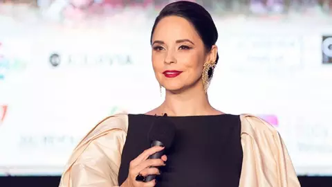 Fiica Andreei Marin a aflat târziu că mama ei este vedetă. Care este explicația?