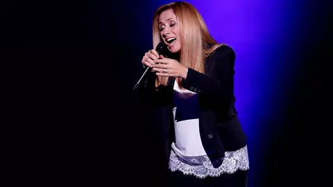 Concertele Lara Fabian din Craiova şi Bucureşti amânate din cauza unei boli cu care artista a fost diagnosticată recent