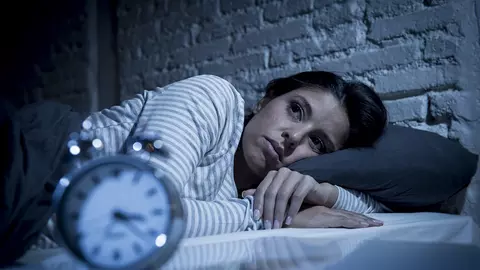 Te trezești frecvent în timpul nopții? 7 motive pentru care te confrunți cu această problemă