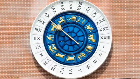 Horoscop 8 noiembrie. Zodia care devine agresivă. Nu stați în calea ei astăzi!