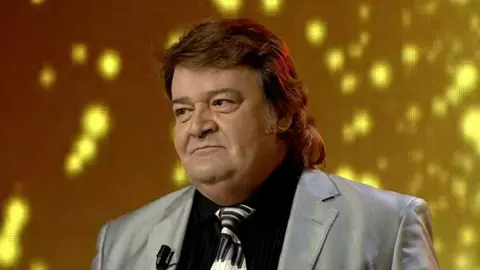 Cum arată soția lui Adrian Romcescu. Este femeia pentru care artistul s-a mutat în Danemarca