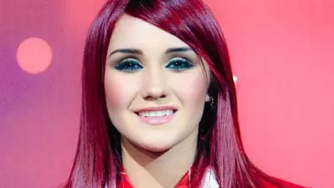 Cum arată în prezent actrița Dulce María, Roberta din telenovela Rebelde. Are 37 de ani și e mama unei fetițe de doi ani