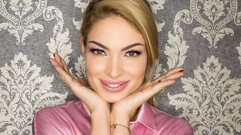 Valentina Pelinel a împlinit 39 de ani! Prima fotografie de la aniversarea fostului model!
