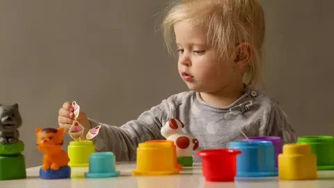 Cum să stimulezi inteligenţa copilului în primii 3 ani
