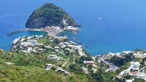 Escapadă de vară pe Insula Sănătății, Ischia