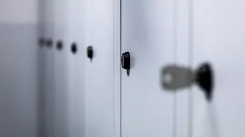 (P) Afla de ce un dulap metalic este esential in organizarea spatiului tau