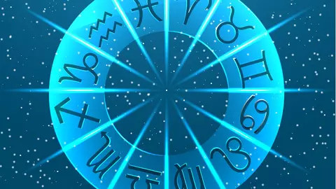 Horoscop 7 decembrie. Trecutul bate la ușa unei zodii
