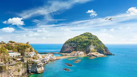 Descoperă paradisul stațiunilor termale, fermecătoarea insulă Ischia