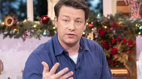 Cum arată soția lui Jamie Oliver? Sunt căsătoriți de 20 de ani!