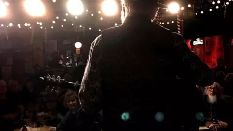 A murit pe scenă. Cântărețul s-a stins în mijlocul unei melodii!