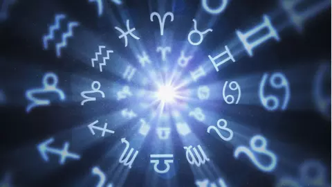 Horoscop 4 ianuarie. O zodie are ghinion în dragoste