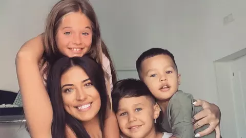 Fiica Antoniei a venit în România! Primele imagini cu Maya