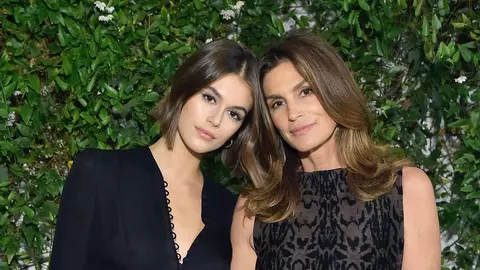 Cele mai bune apariții vestimentare mamă-fiică: Cindy Crawford și Kaia Gerber