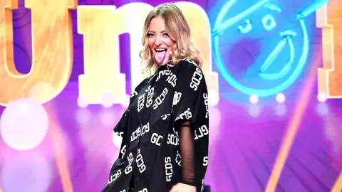 Delia a împlinit 38 de ani! Mama artistei i-a oferit în dar un colaj cu fotografii din copilărie