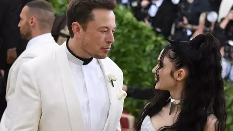 Iubita lui Elon Musk a confirmat că este însărcinată în 25 de săptămâni: „Am avut o serie de complicații la început''