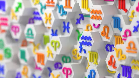 Horoscop 20 februarie. Zodia care primește o invitație neobișnuită