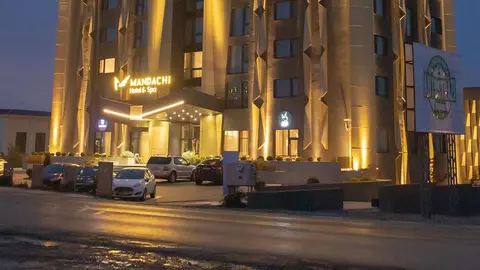 Un om de afaceri sucevean și-a pus hotelul de lux la dispoziția personalului medical și militar