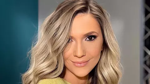 Adela Popescu și Laura Cosoi, vacanțe exotice alături de familiile lor
