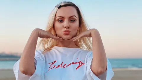 Motivul pentru care Alexandra Stan se retrage uneori din mediul online. „Dispar așa în ceață, nu mai mă găsești”