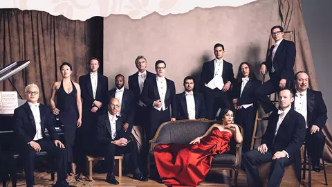 Concertele Pink Martini din București, reprogramate în primăvara lui 2021