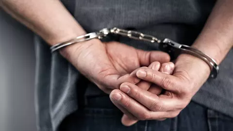 Transmiți virusul voit, ascunzi date, nu respecți carantina: pușcărie