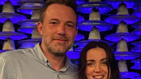 Foto: Ben Affleck și iubita lui, Ana, surprinși în ipostaze romantice