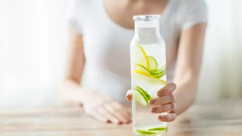 E momentul potrivit pentru detox: slăbești cu detoxul prin hidratare