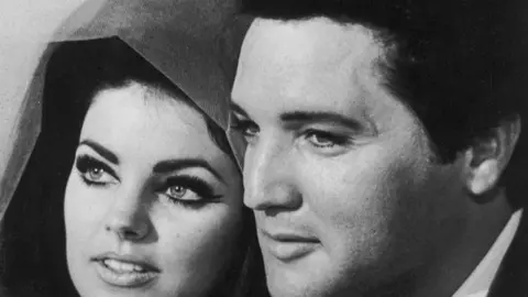 Priscilla Presley, distrusă de un medic estetician fals. Vezi cum arată fosta soție a lui Elvis Presley!