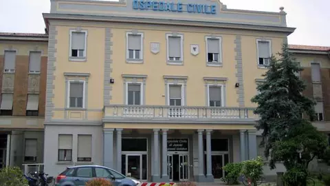 O asistentă medicală din Italia, care îngrijea bolnavii diagnosticați cu coronavirus, s-a sinucis