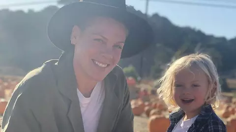 Artista Pink, diagnosticată pozitiv cu virusul COVID-19! „Eu și fiul meu Jameson arătam simptome''