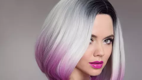 Cum să-ți colorezi părul în mov fără să îl deteriorezi
