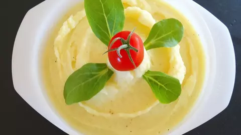 7 greseli pe care le faci cand gatesti piure de cartofi