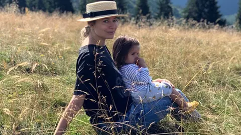 Cum s-a acomodat fiica Laurei Cosoi la izolare? Rita are aproape 2 ani