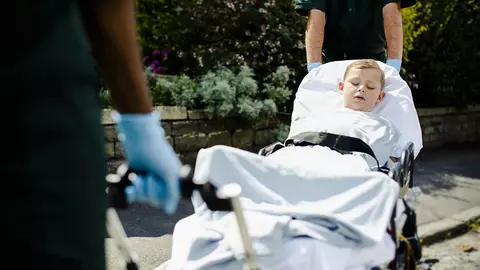 Un puști de numai 14 ani și-a ținut fratele în viață până la sosirea ambulanței