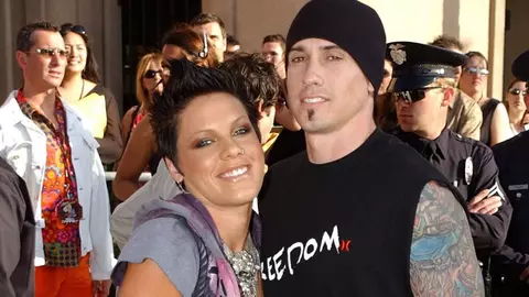 Care este singurul motiv pentru care artista Pink și soțul ei încă sunt căsătoriți după 14 ani?