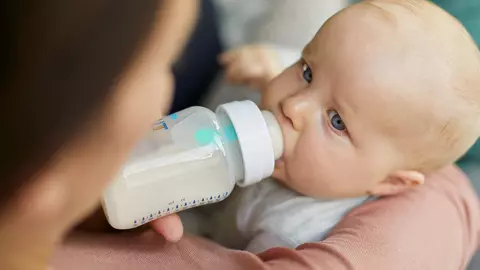 (P) Cum se prepară corect și sigur pentru bebeluș  laptele praf?