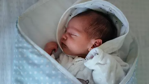 Ghid pentru proaspetele mămici: cum poți îmbunătăți somnul bebelușului