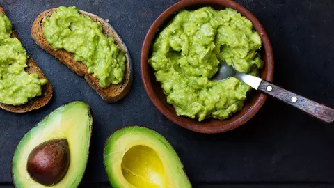 Avocado, fruct minune și deliciu în bucătărie! 4 rețete rapide