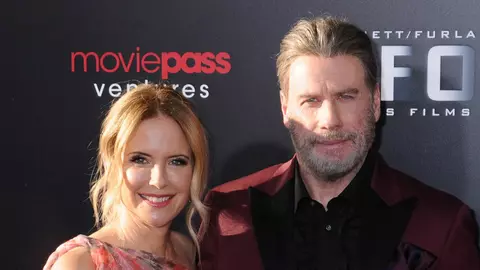 Cum păstrează John Travolta amintirile răposatei sale soții și ale fiului său?