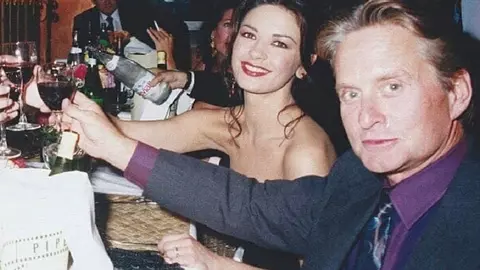 Actori de la Hollywood cu iubite mult mai tinere decât ei