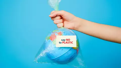 Cum înlocuim plasticul în viața de zi cu zi! 8 obiceiuri sănătoase pentru mediu