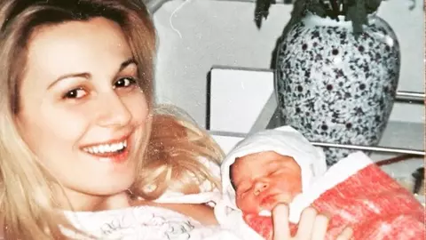 Cât de frumoasă este fiica Danei Săvuică! Julie are acum 26 de ani