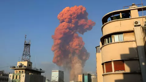 Explozia din Beirut, cel mai recent dezastru al anului 2020, ucide cel puțin 100 de oameni