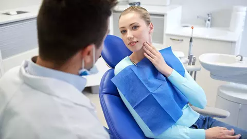 (P) Cât costă un implant dentar în 2020 și cum se calculează întreaga sumă?