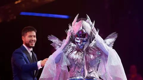 Cine se afla în spatele ÎNGERULUI de la Masked Singer? A dansat greoi și nu a convins publicul