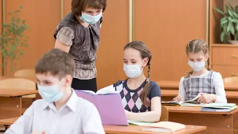 Masca de protecție este un obstacol pentru copiii cu tulburări de limbaj