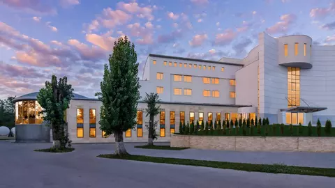 (P) Intervenţii ginecologice la Centrul Medical Sanconfind, prin tehnologie avansată, profesionişti şi servicii conexe