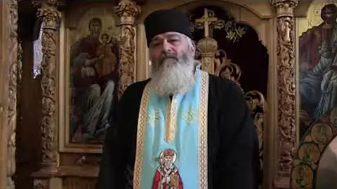 "Când aveţi câte o greutate sau un necaz, nu vă mai frământaţi până vi se sparge un vas de sânge la cap sau vă îmbolnăviţi de stres şi luaţi tone de pastile"