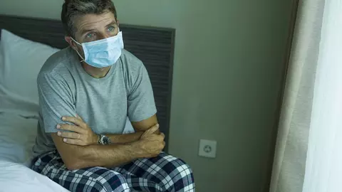 Valul doi al pandemiei va ține toată iarna. Virusul este cu câțiva pași înaintea noastră